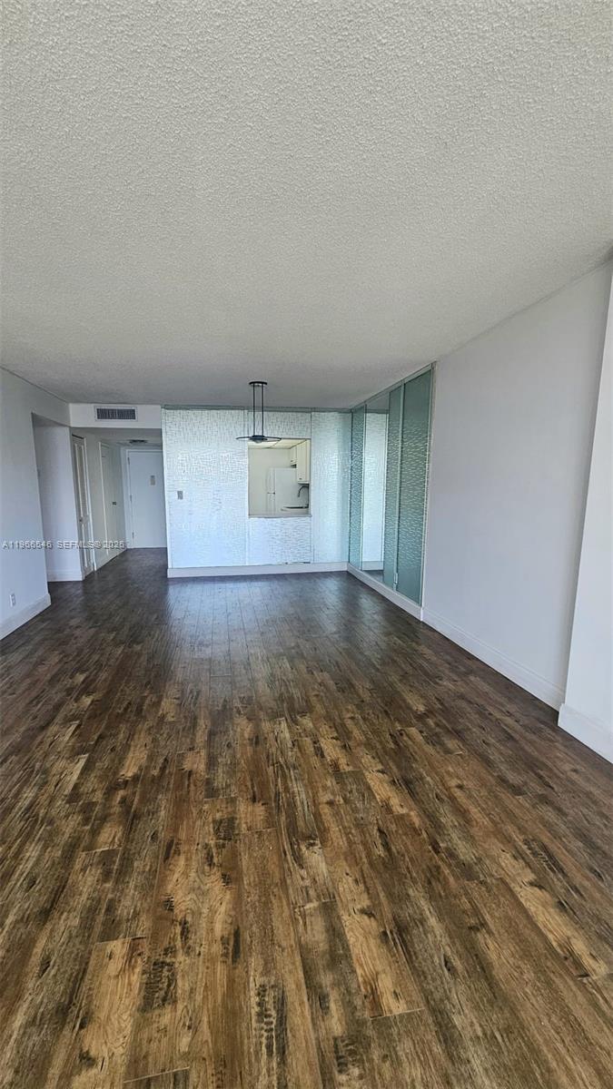 1000 Parkview Dr 605 Property Photo 7
