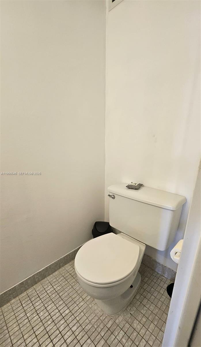 1000 Parkview Dr 605 Property Photo 12