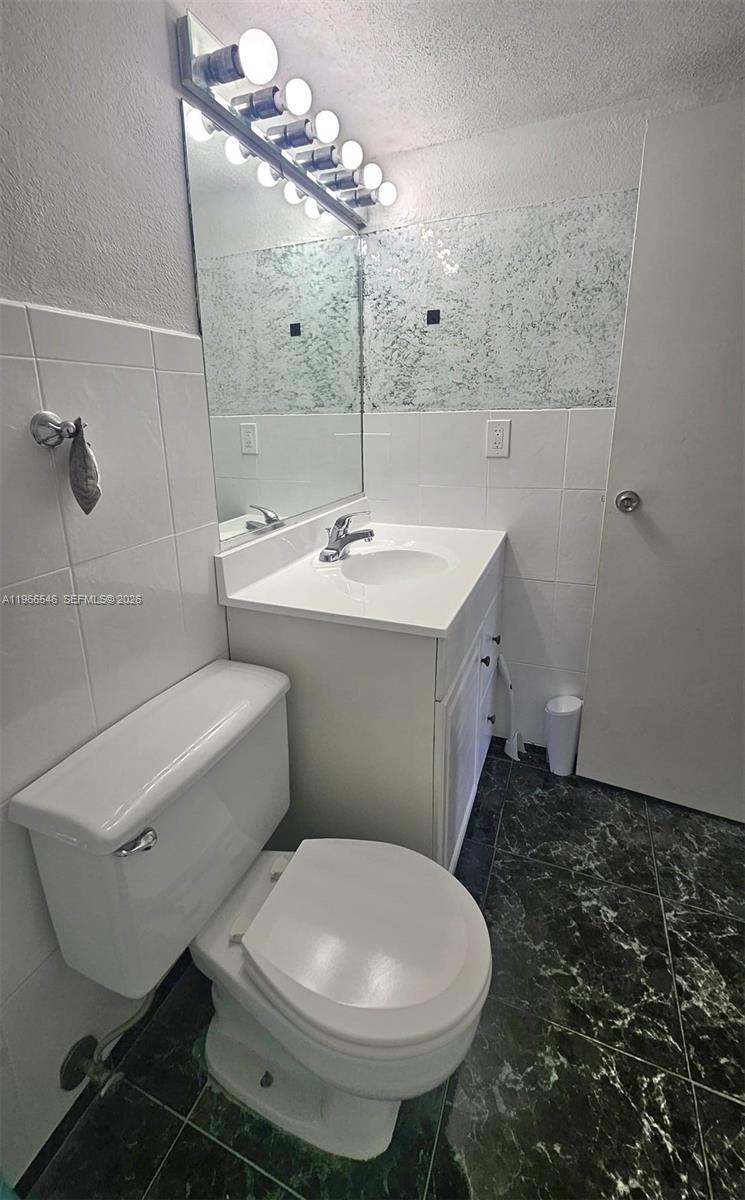 1000 Parkview Dr 605 Property Photo 15