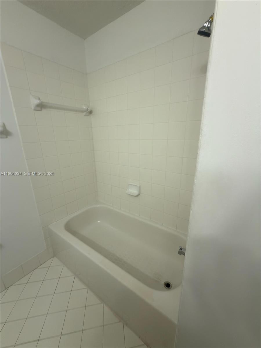 930 Ne 34th Ave 201 Property Photo 10