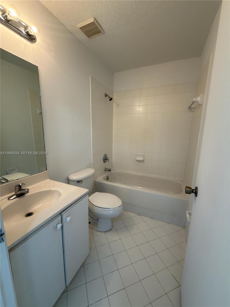 930 Ne 34th Ave 201 Property Photo 11