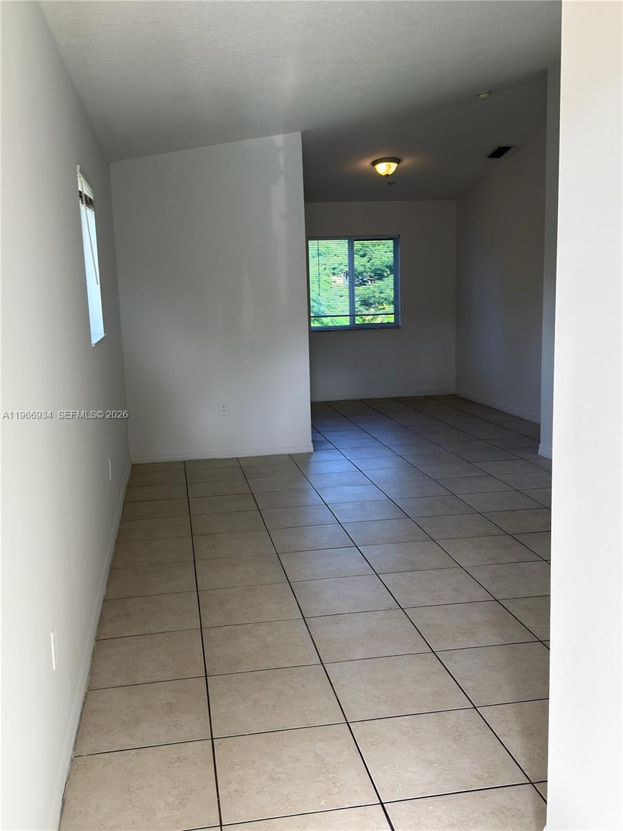 930 Ne 34th Ave 201 Property Photo 16