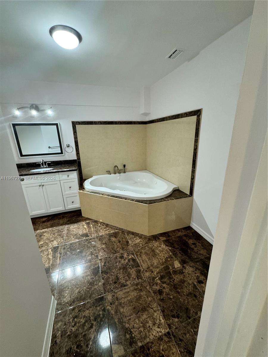 4381 Purdy Ln Property Photo 7