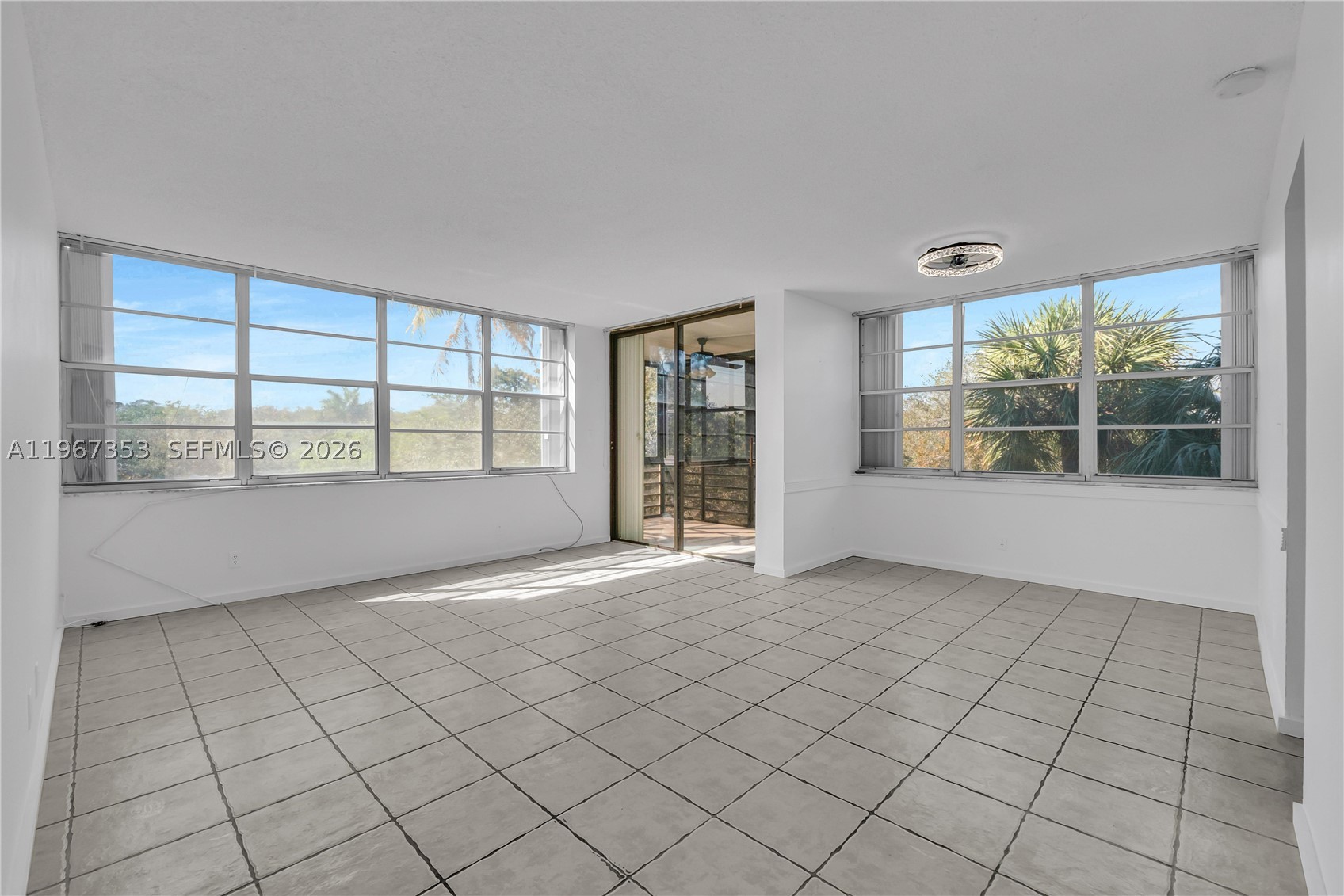 2781 Taft St 303 Property Photo 2