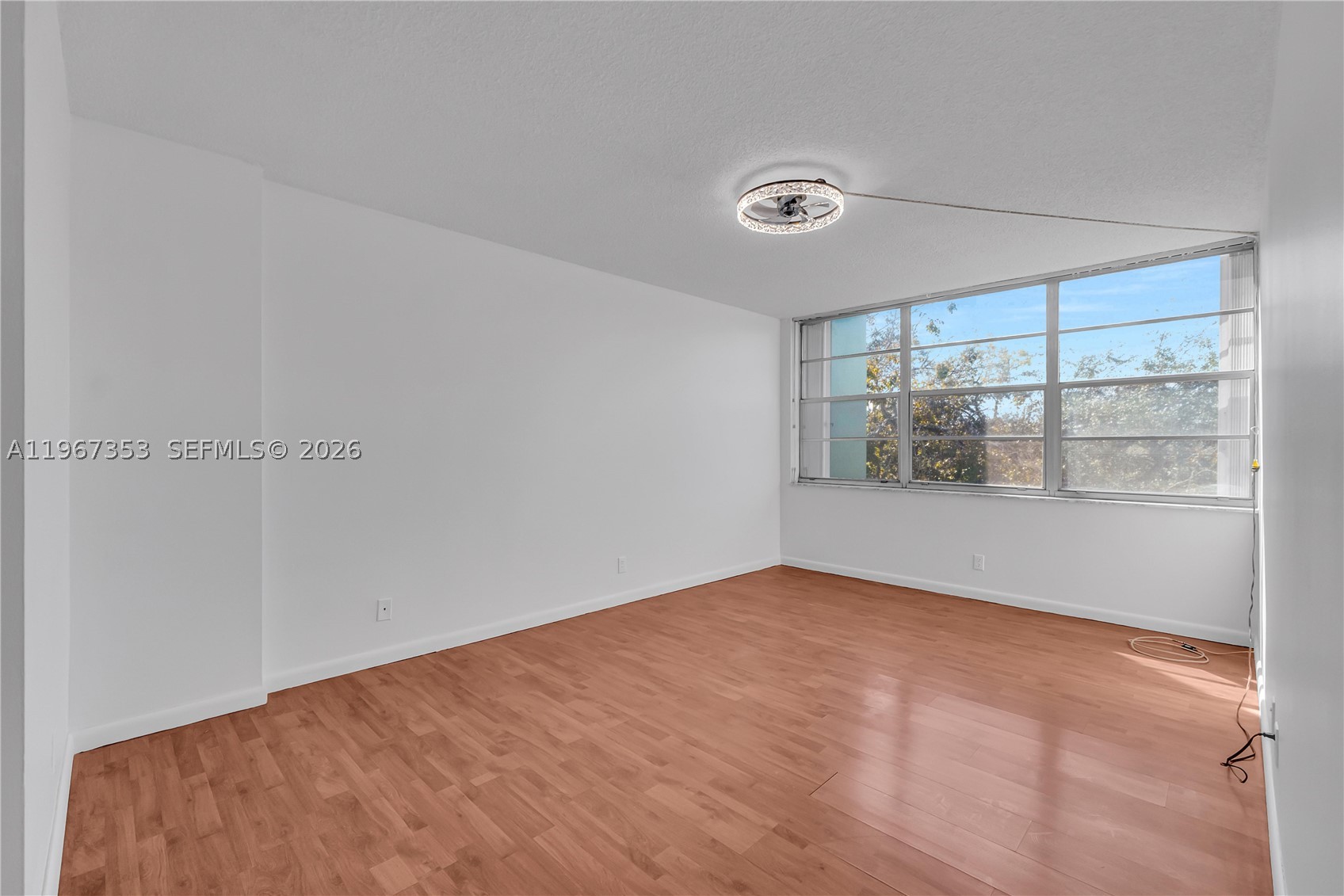 2781 Taft St 303 Property Photo 13