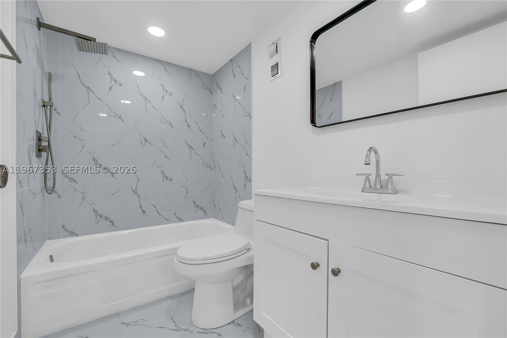 2781 Taft St 303 Property Photo 15