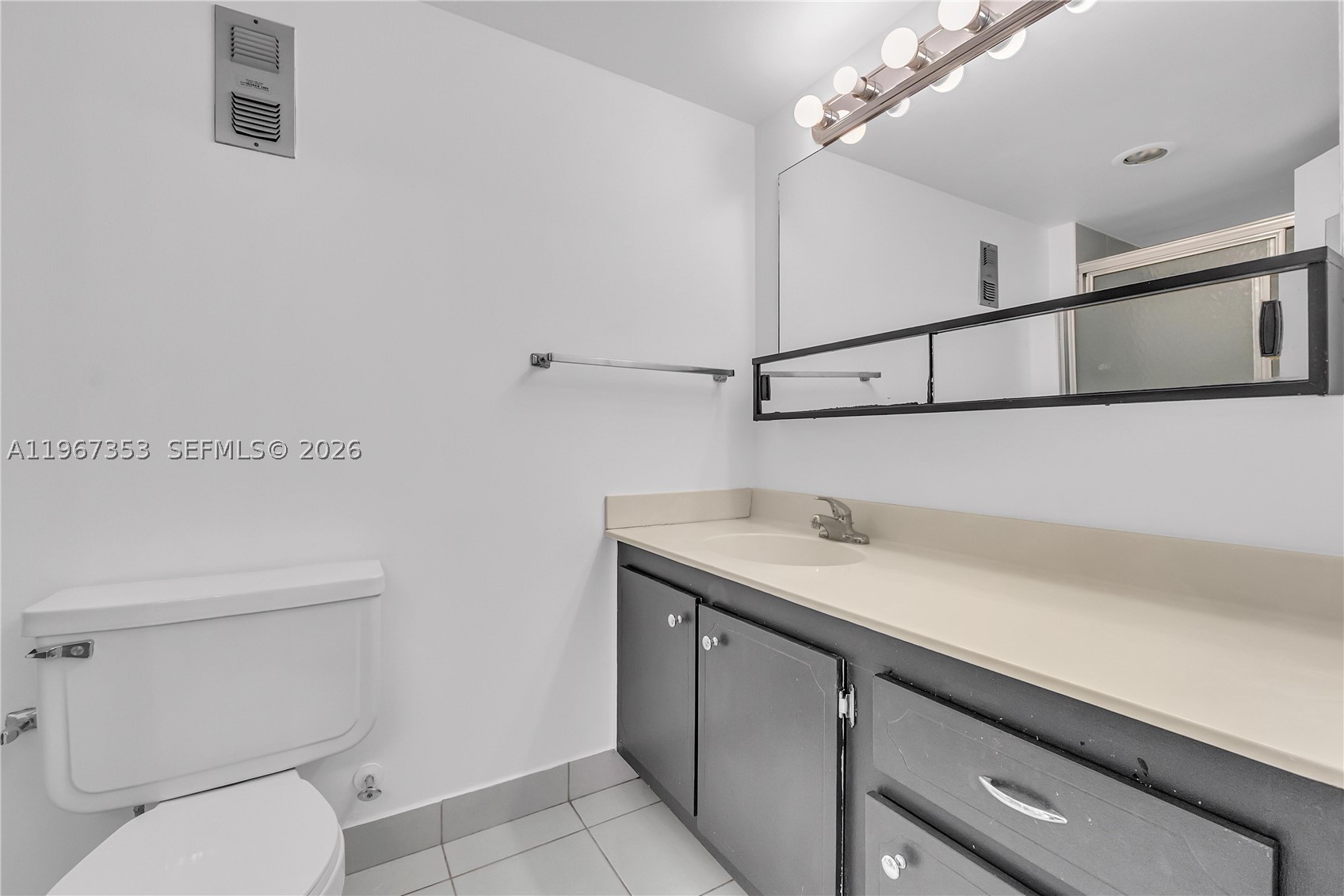 2781 Taft St 303 Property Photo 18