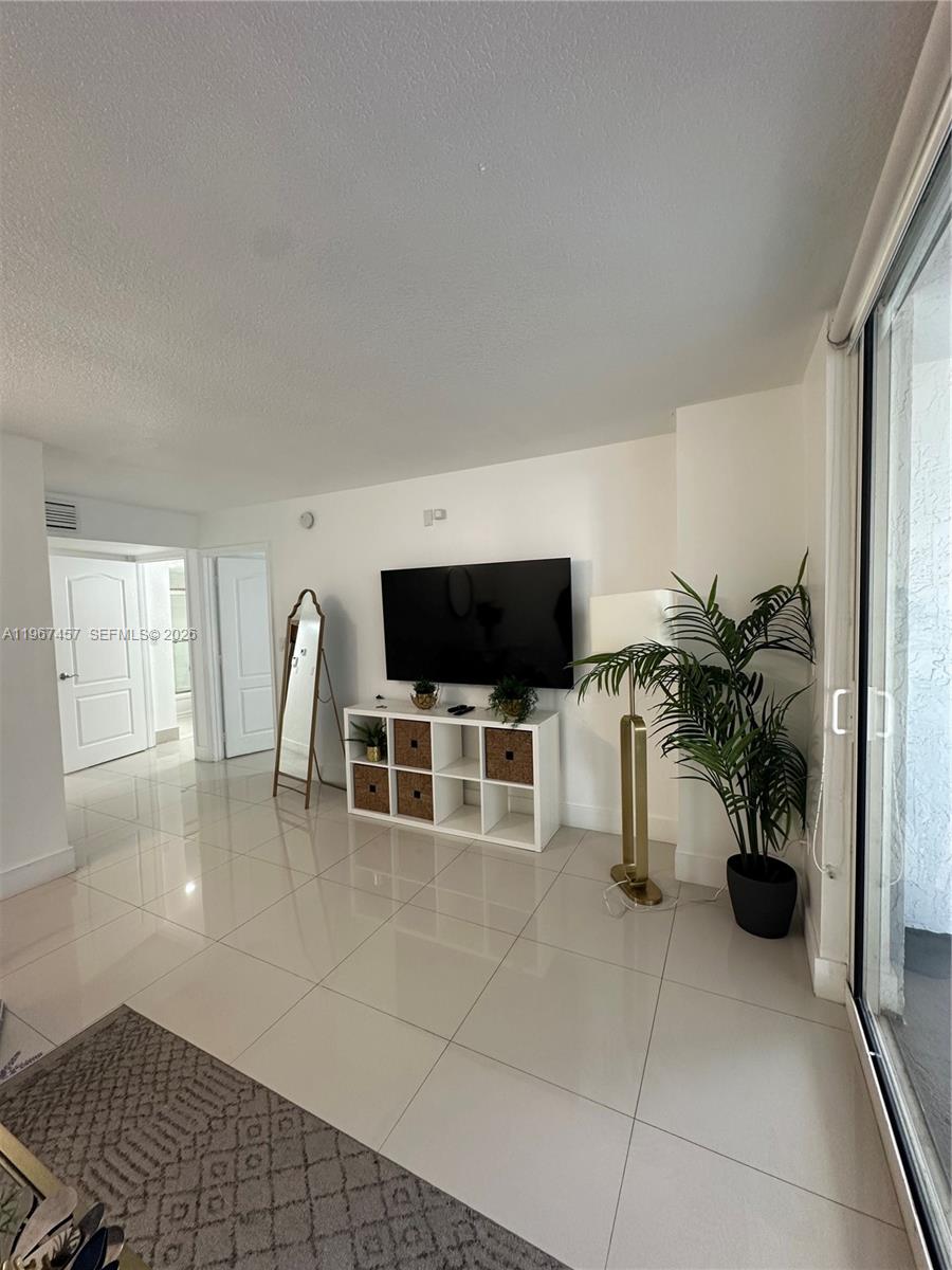 1200 Brickell Bay Dr 1712 Property Photo 6
