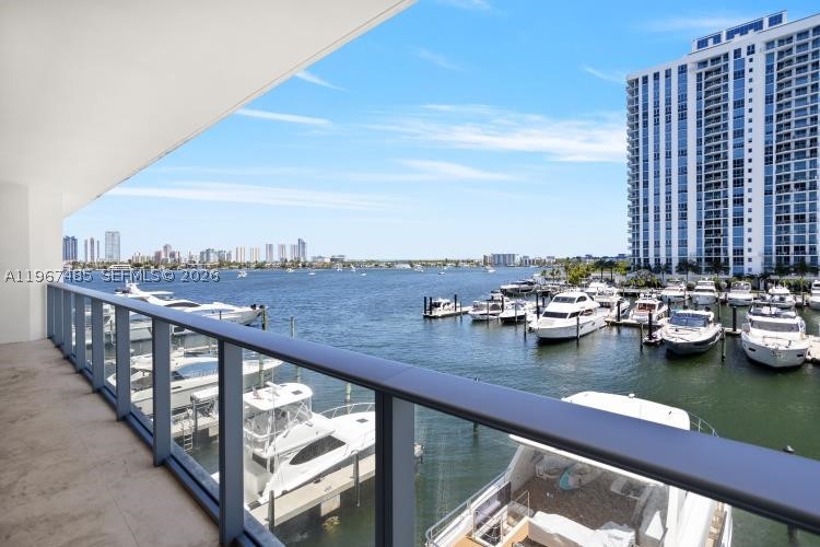 17301 Biscayne Blvd 305 Property Photo 4