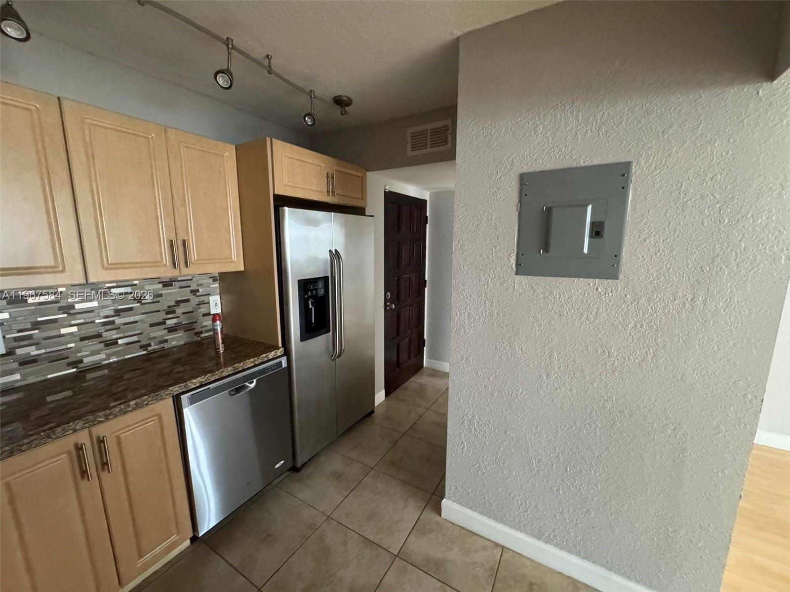 3301 Spanish Moss Ter 604 Property Photo 5