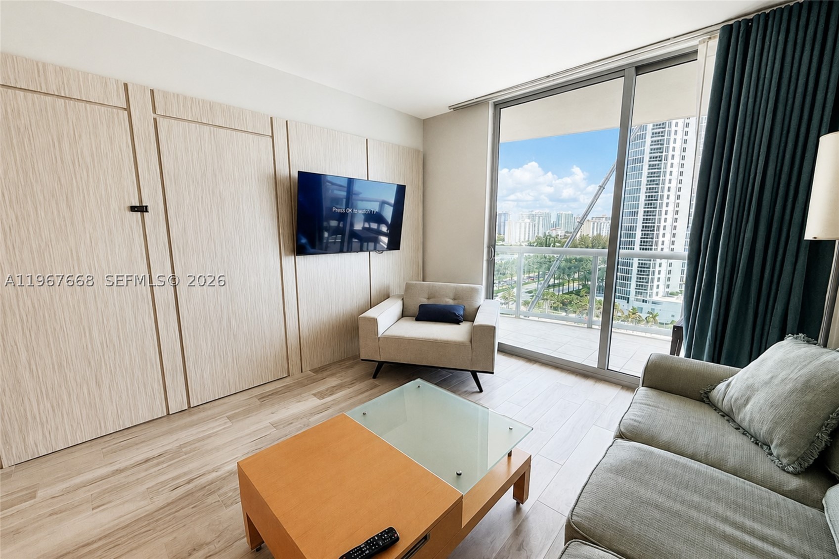 18683 Collins Ave 1404 Property Photo 3