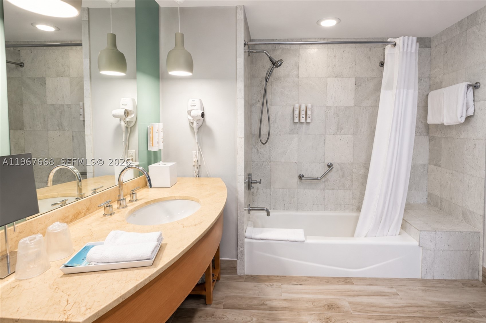 18683 Collins Ave 1404 Property Photo 13