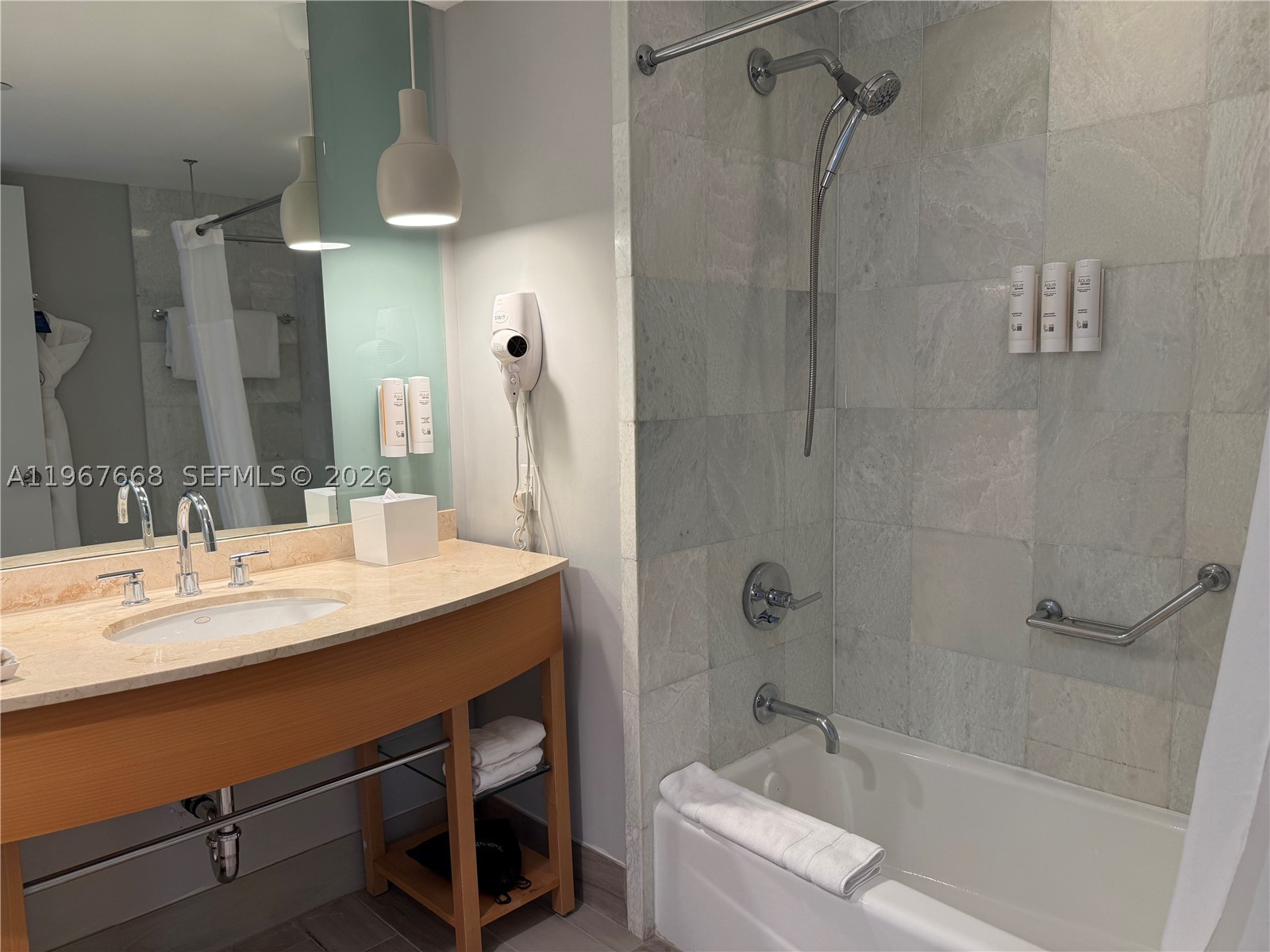 18683 Collins Ave 1404 Property Photo 15
