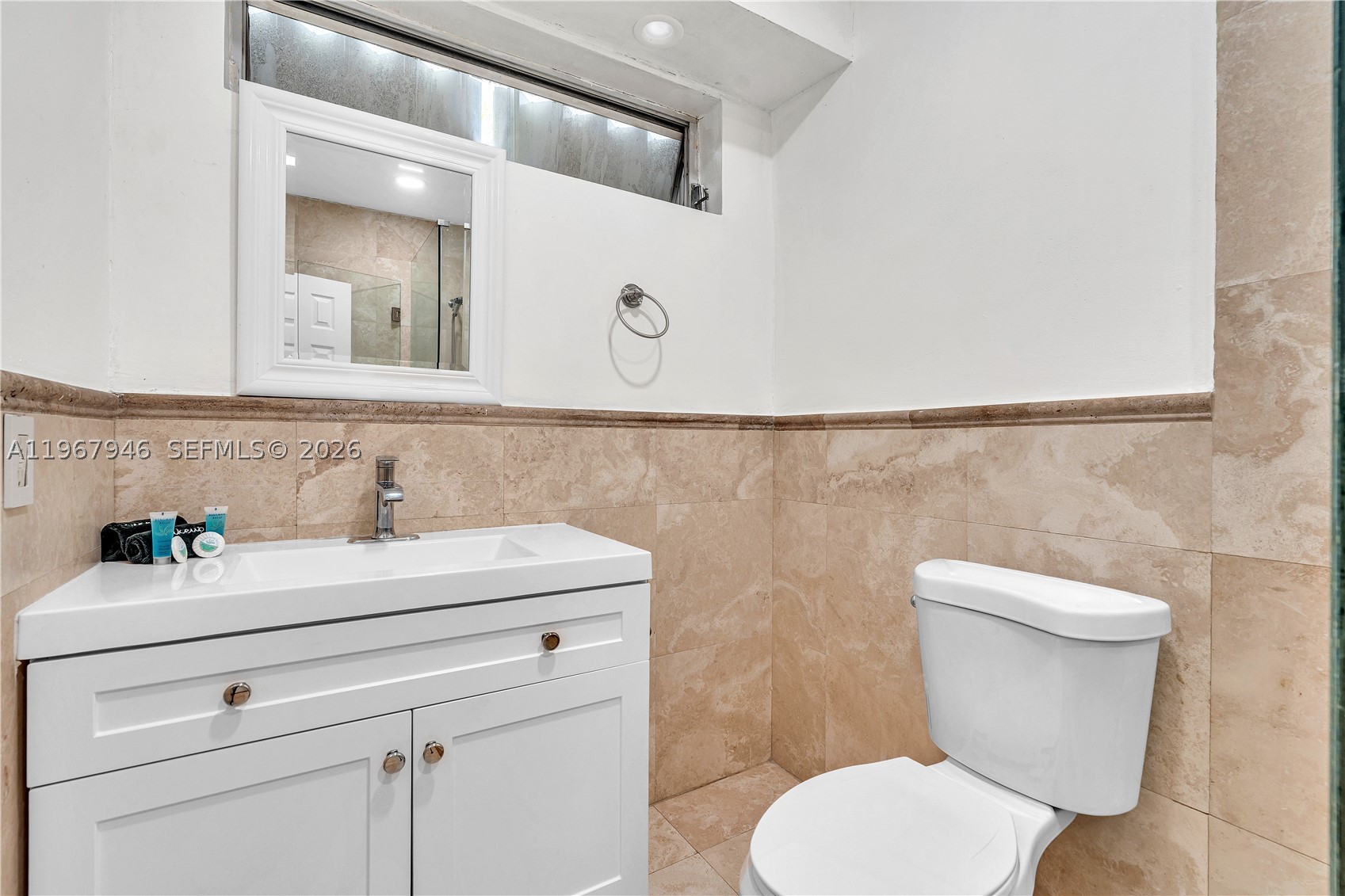10004 E Bay Harbor Dr 8 Property Photo 23