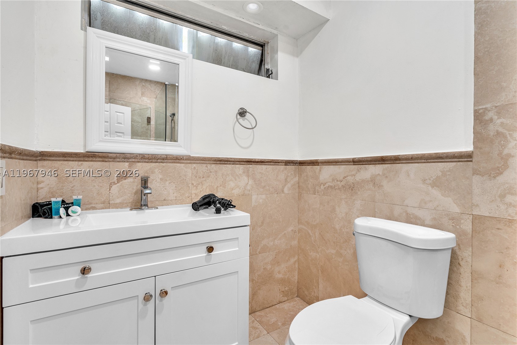 10004 E Bay Harbor Dr 8 Property Photo 24