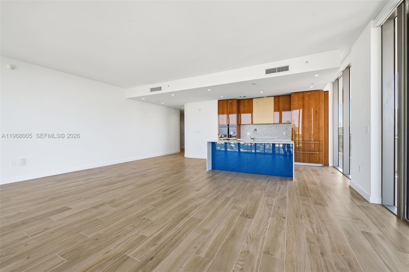 2678 Tigertail Ave 1501 Property Photo 6