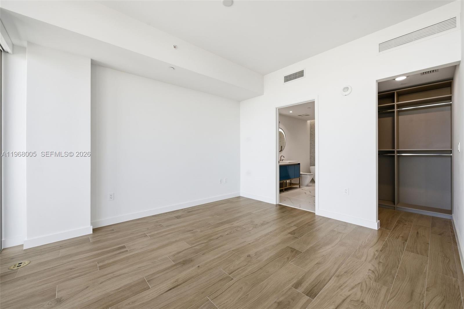 2678 Tigertail Ave 1501 Property Photo 14