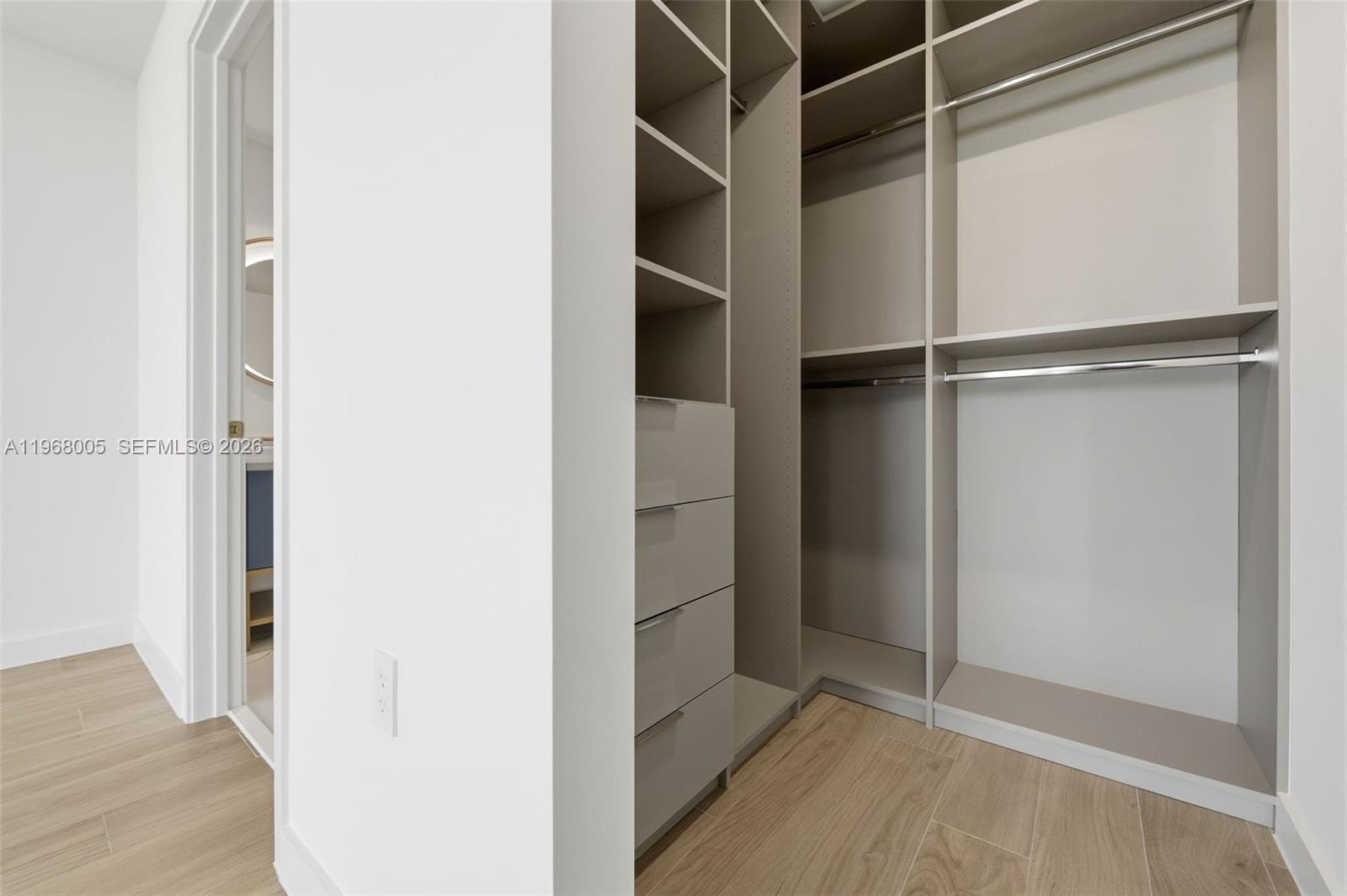 2678 Tigertail Ave 1501 Property Photo 18