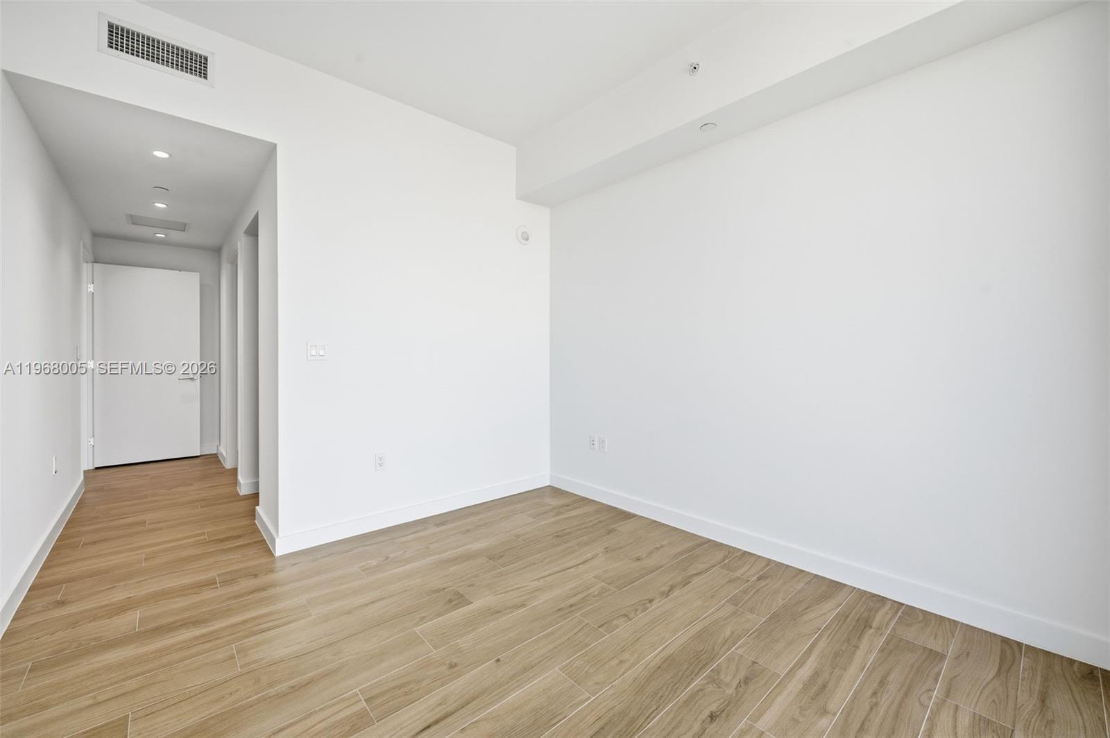 2678 Tigertail Ave 1501 Property Photo 22
