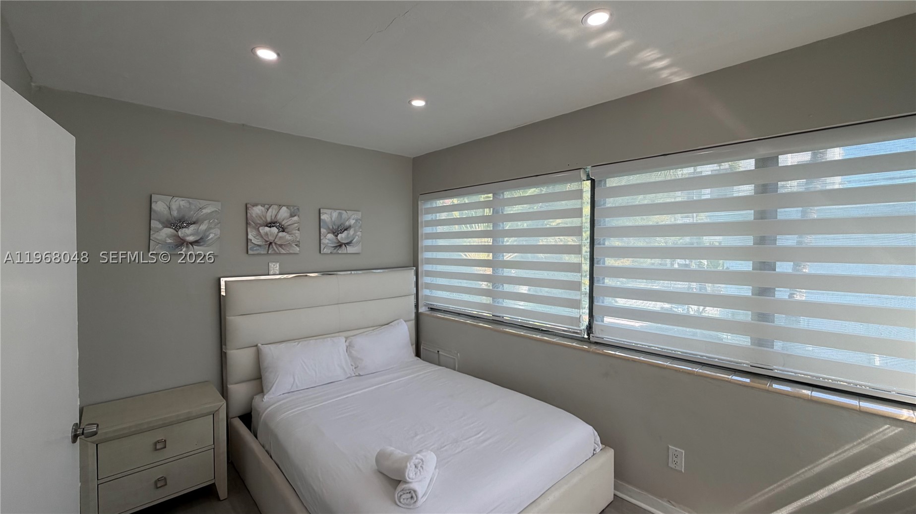 10004 E Bay Harbor Dr 10 Property Photo 4