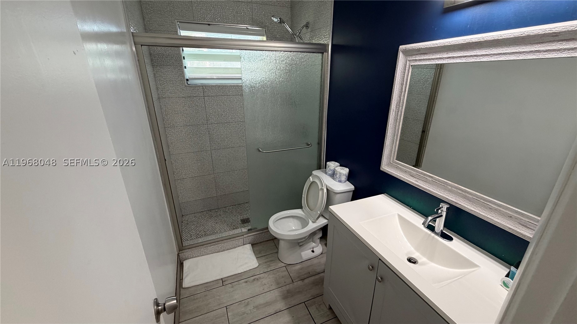 10004 E Bay Harbor Dr 10 Property Photo 14