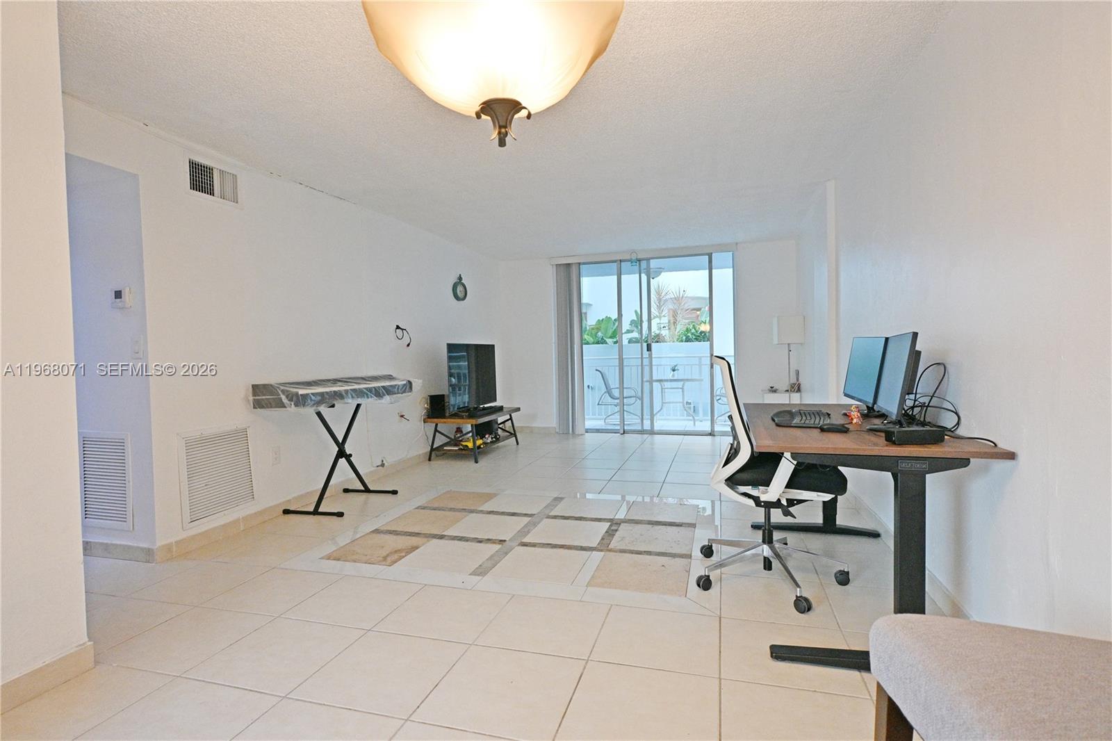 947 Lenox Ave 203 Property Photo 1