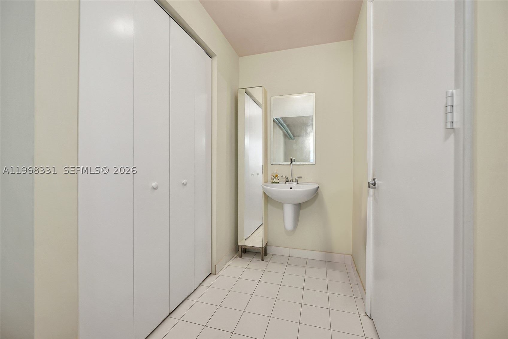 690 Sw 1st Ct 1504 Property Photo 14