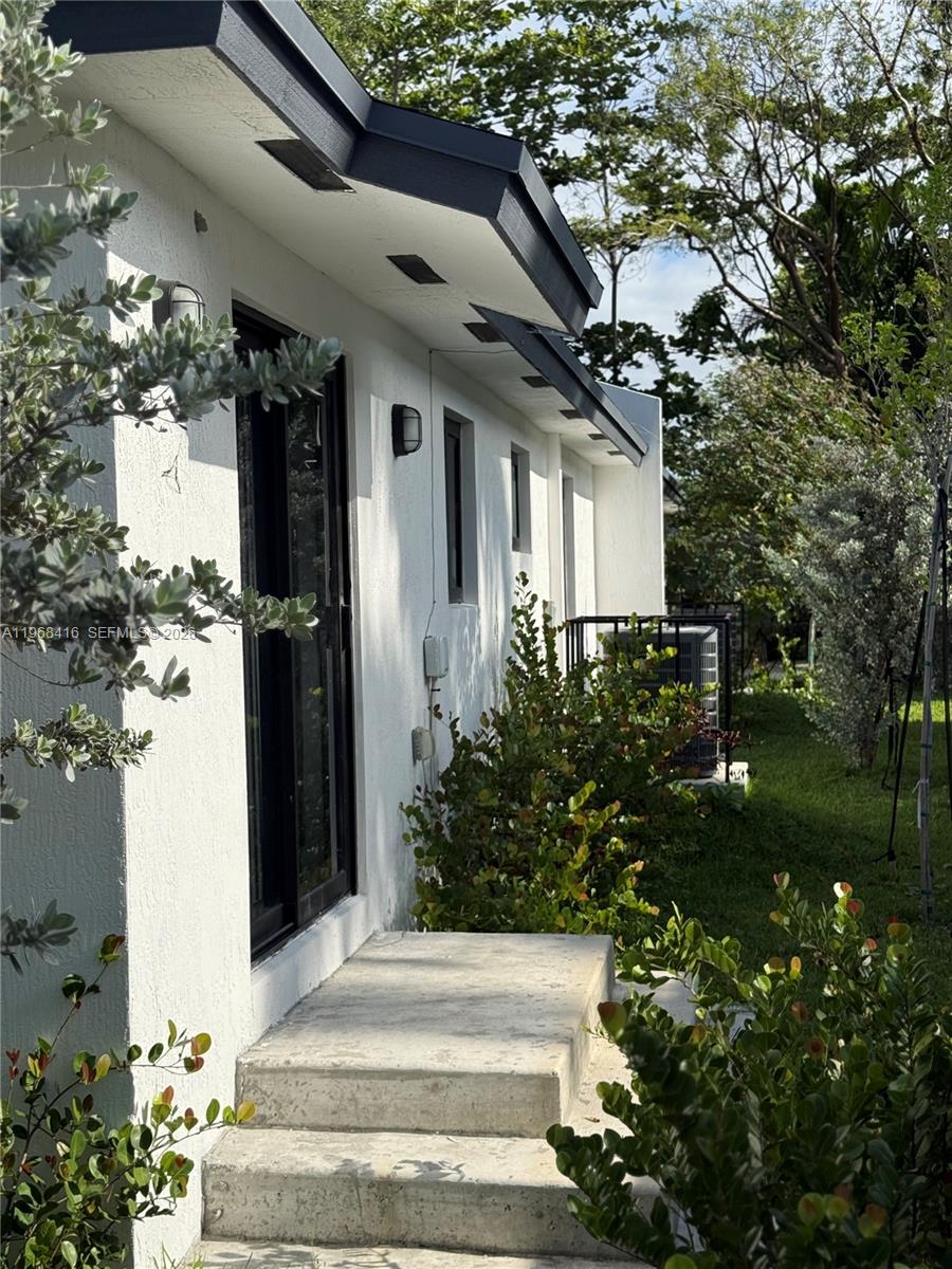 210 Sw 3rd St Property Photo 6