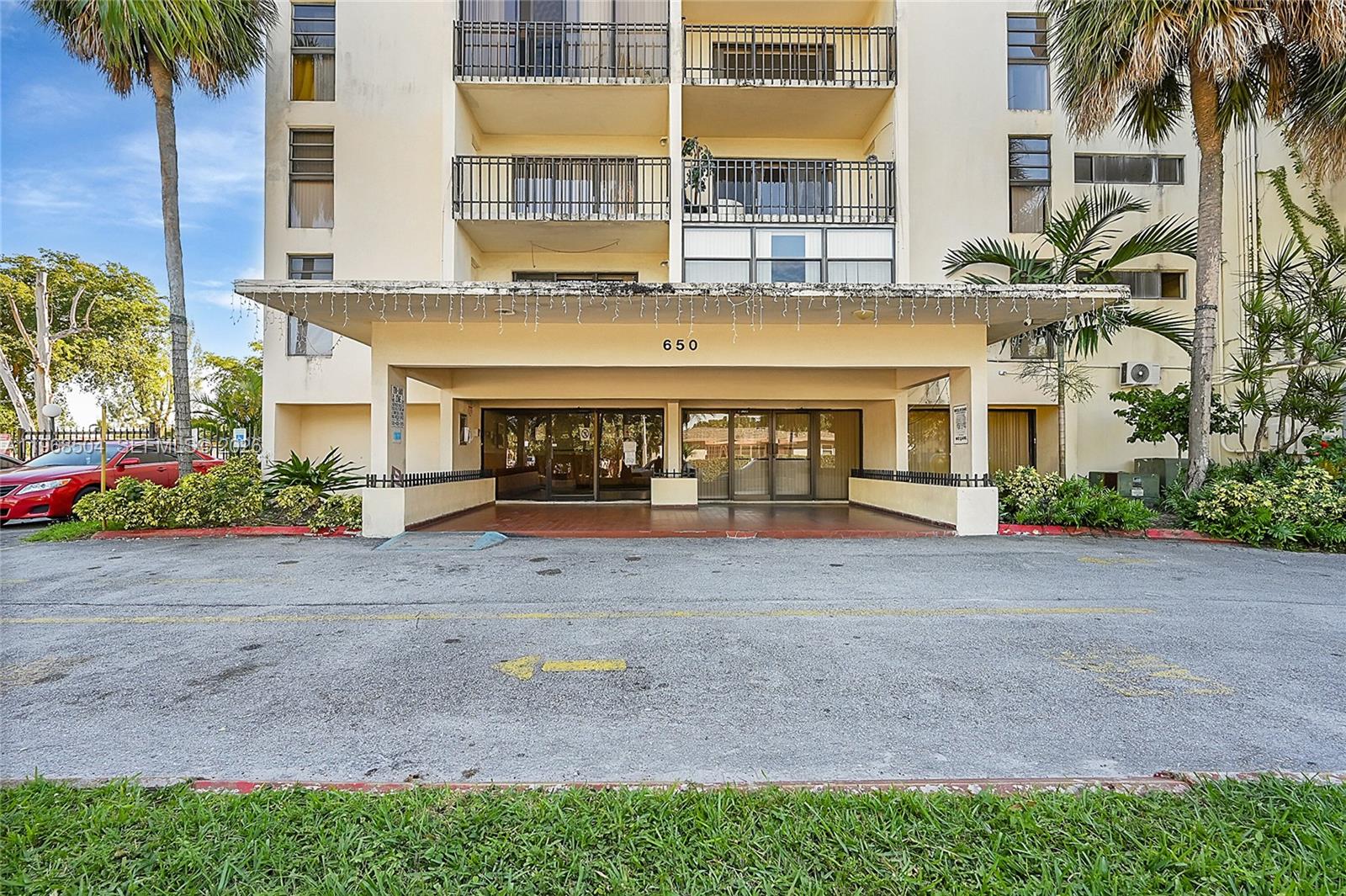 650 NE 149th St 406A