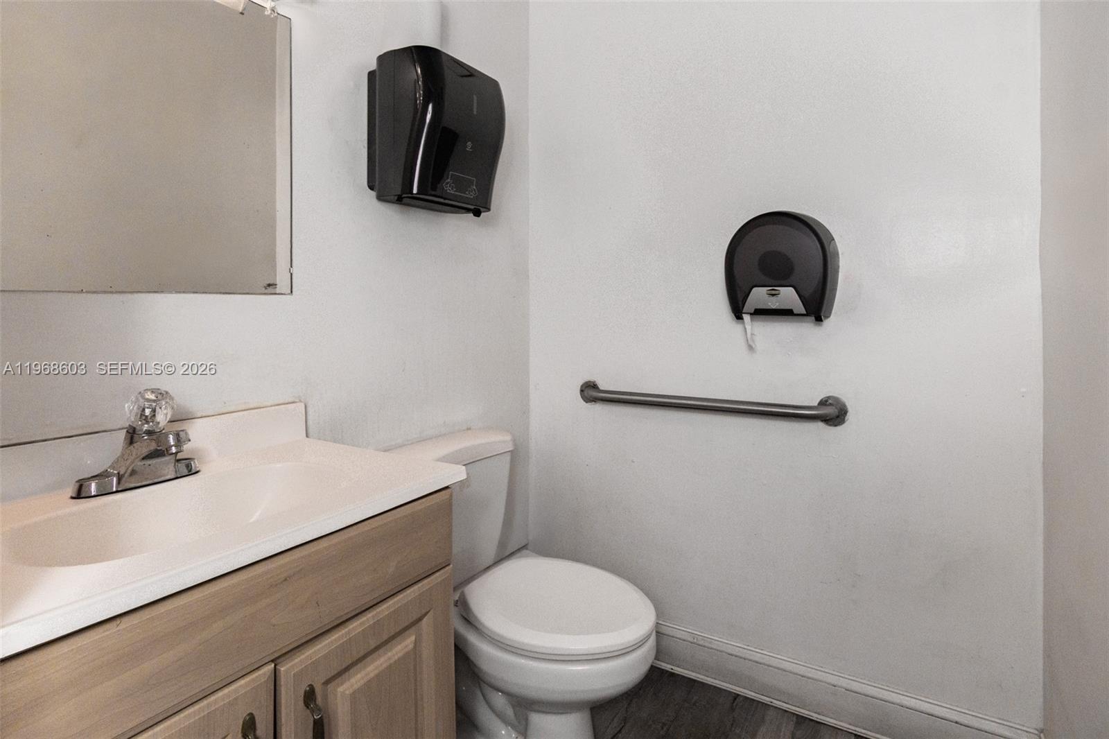 3337 Nw 74th Ave 3337 Property Photo 4