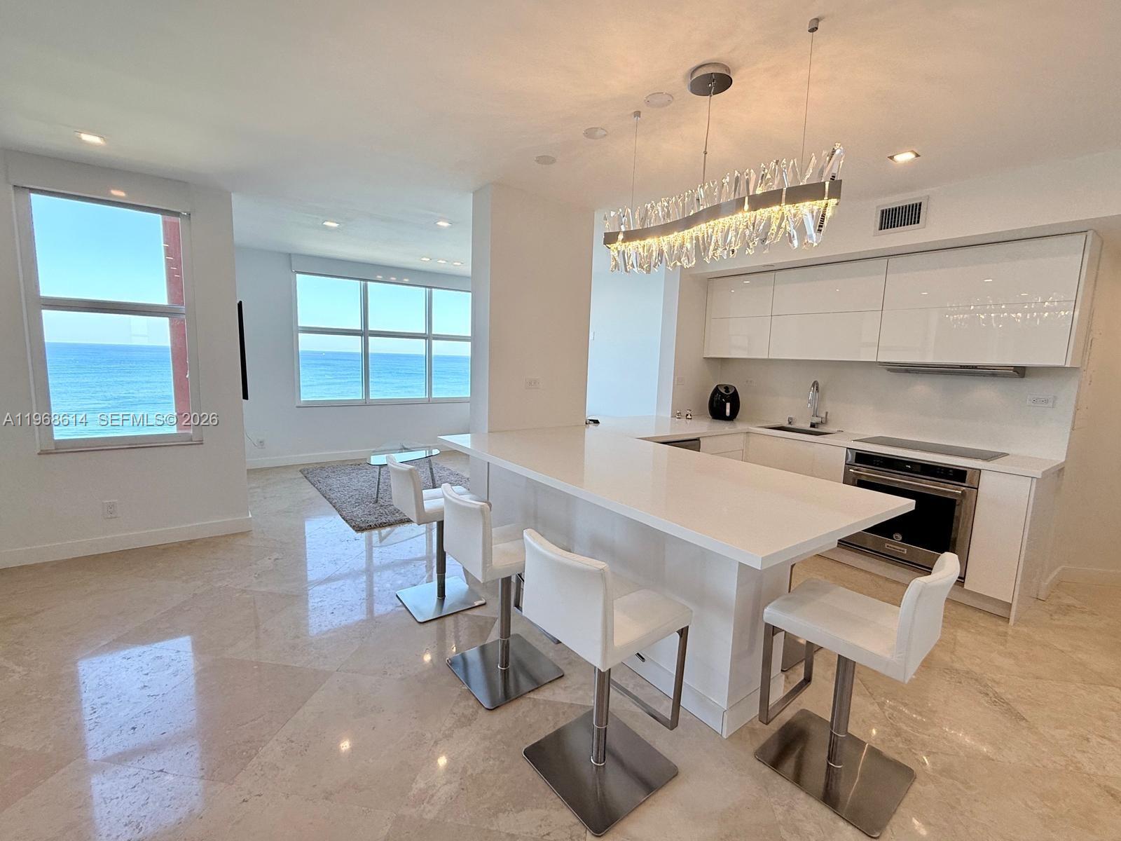 2100 N Ocean Blvd 12d Property Photo 4