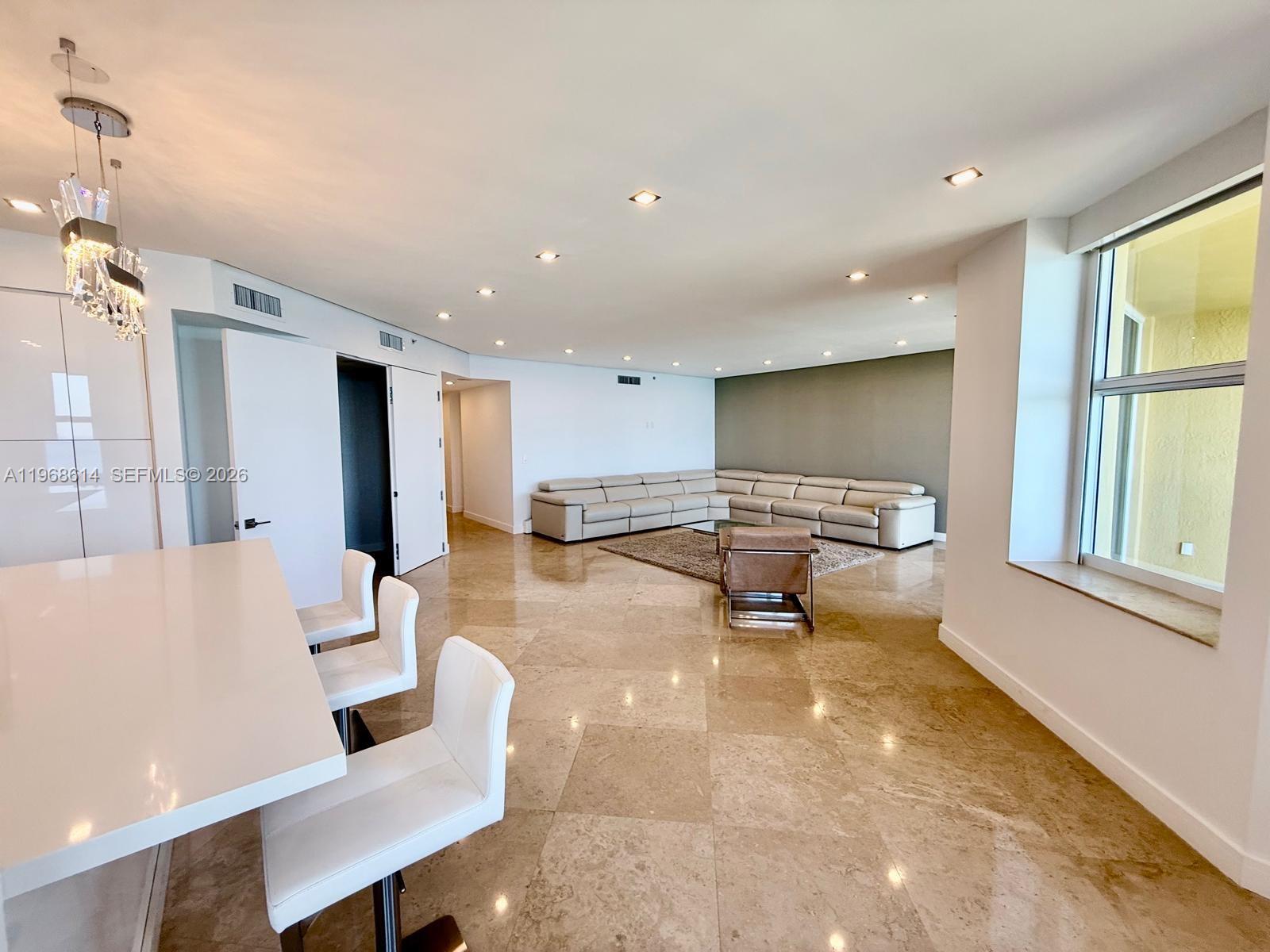 2100 N Ocean Blvd 12d Property Photo 8