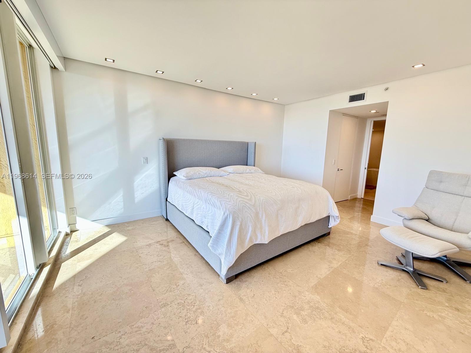 2100 N Ocean Blvd 12d Property Photo 26
