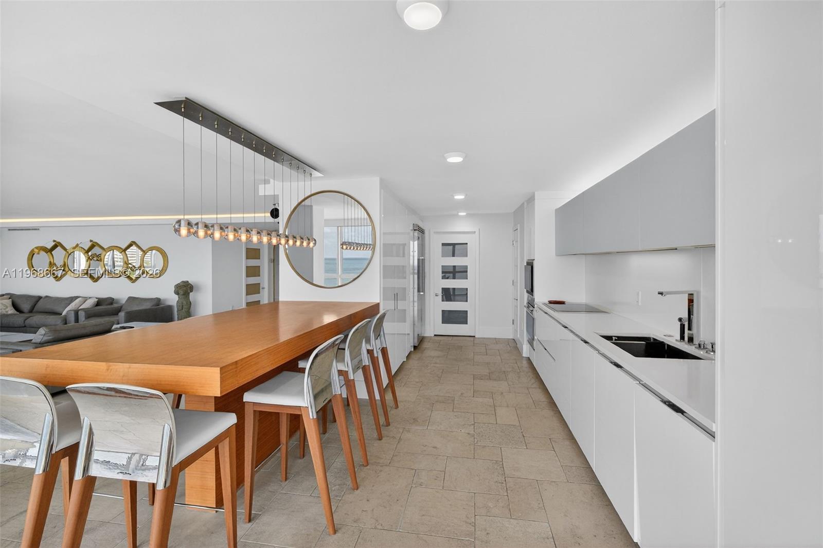 600 Grapetree Dr 11bn Property Photo 11
