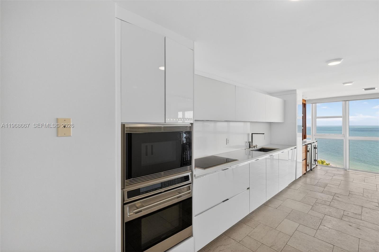 600 Grapetree Dr 11bn Property Photo 14