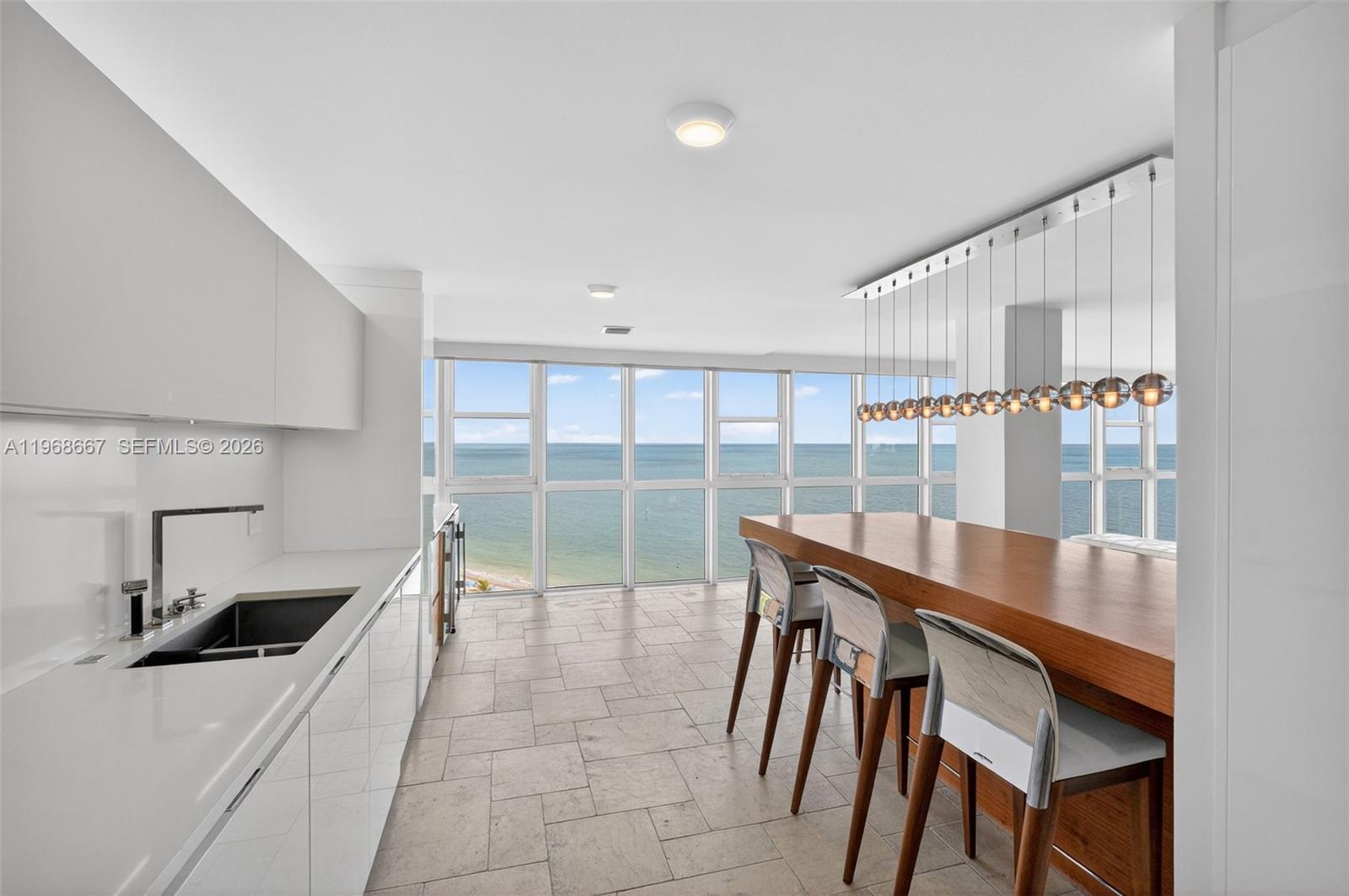 600 Grapetree Dr 11bn Property Photo 15