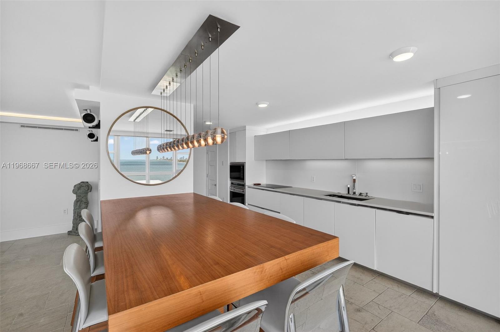 600 Grapetree Dr 11bn Property Photo 17