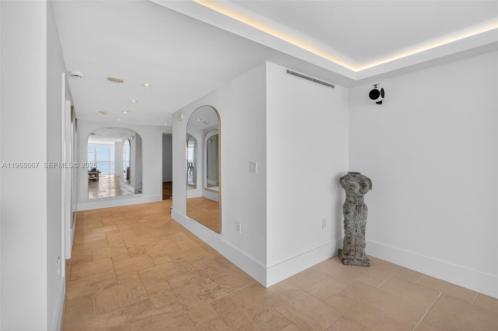 600 Grapetree Dr 11bn Property Photo 18