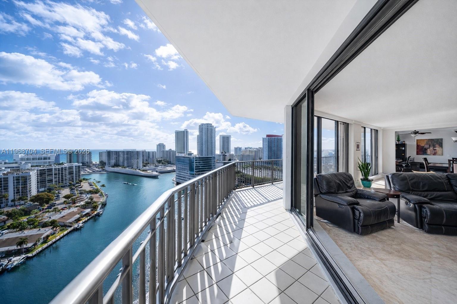 300 Three Islands Blvd Ph4a Property Photo 2