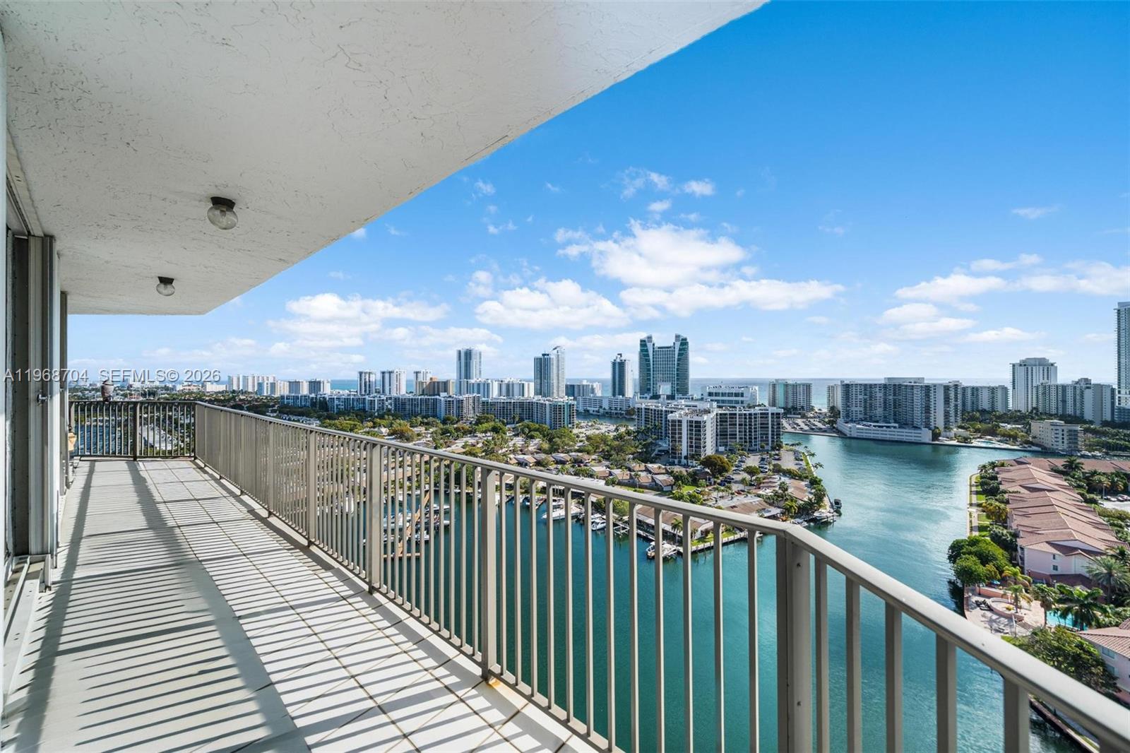 300 Three Islands Blvd Ph4a Property Photo 25