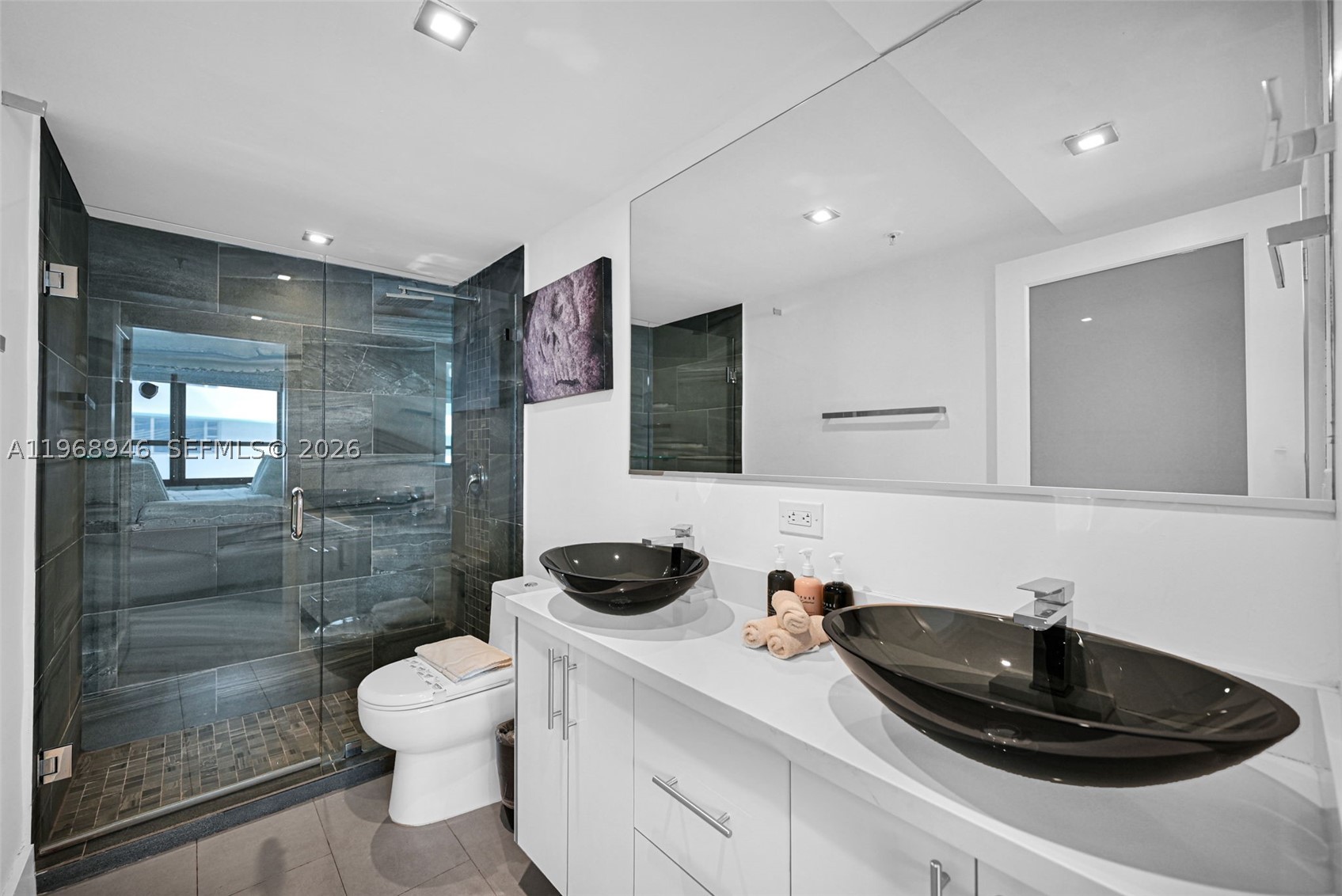 5225 Collins Ave 714 Property Photo 1