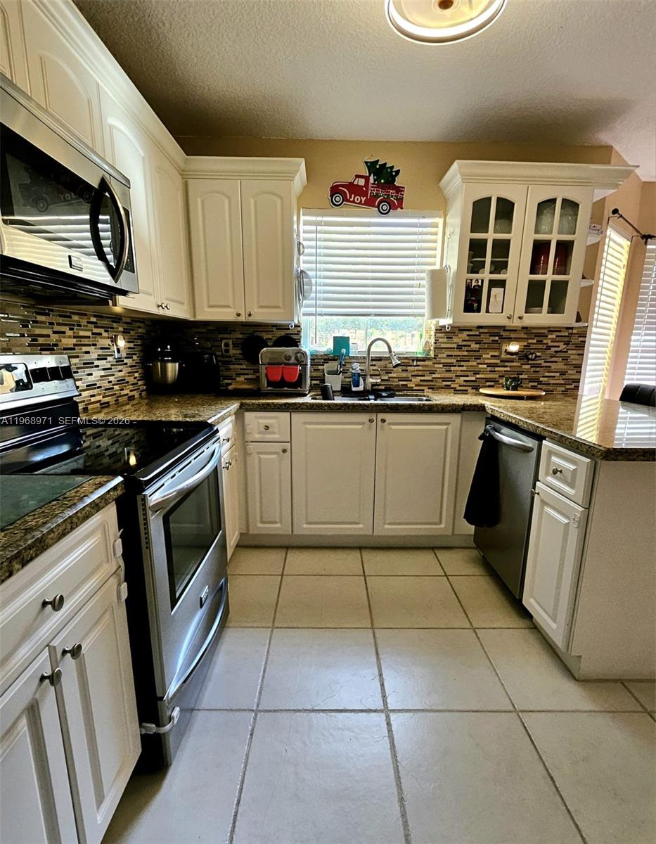 14070 S Forest Oak Cir Property Photo 6