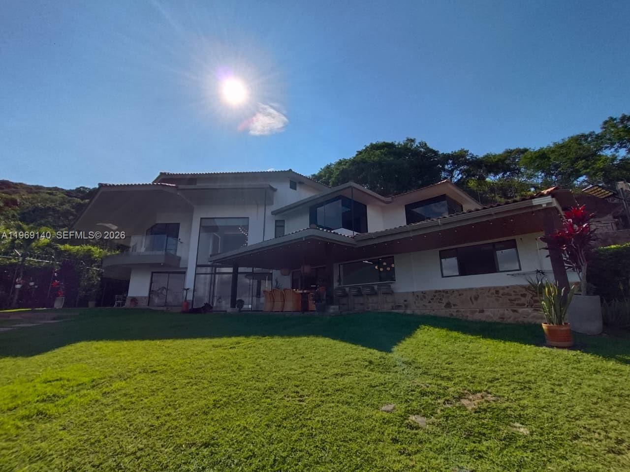 Via Dapa Km1 Property Photo 2