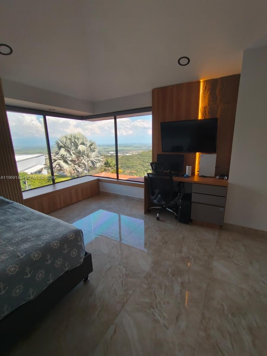 Via Dapa Km1 Property Photo 7