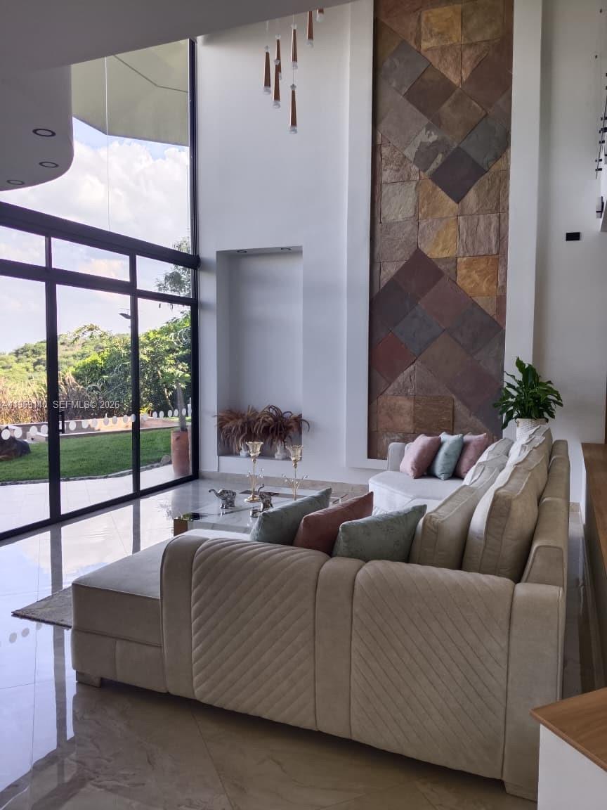 Via Dapa Km1 Property Photo 21