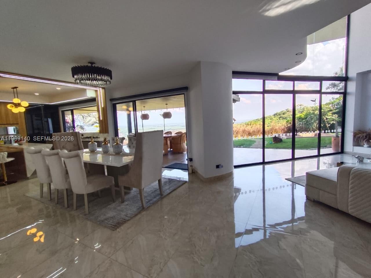 Via Dapa Km1 Property Photo 24