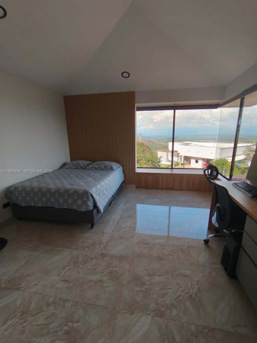 Via Dapa Km1 Property Photo 33