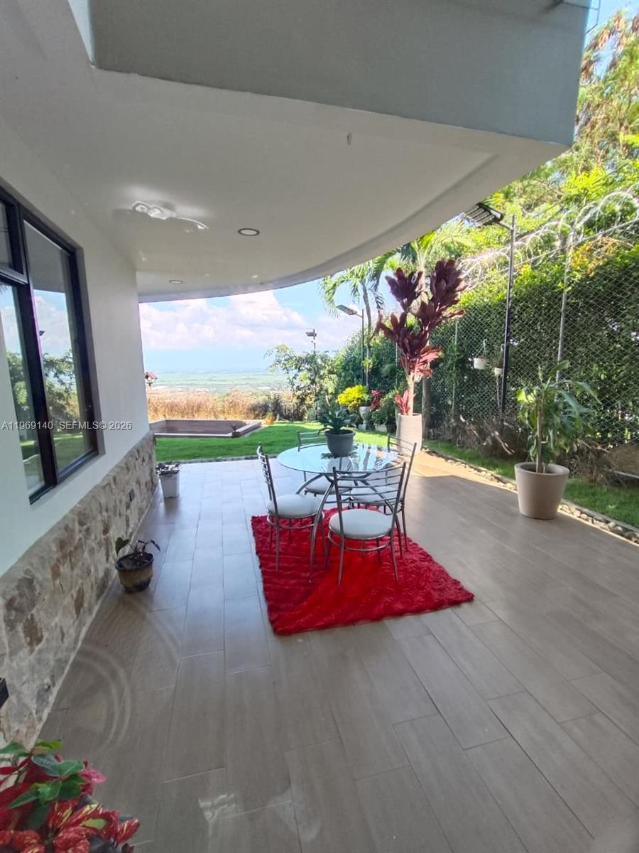 Via Dapa Km1 Property Photo 49