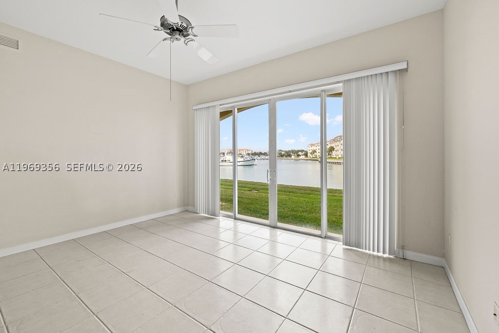 17 Harbour Isle Dr W 103 Property Photo 8