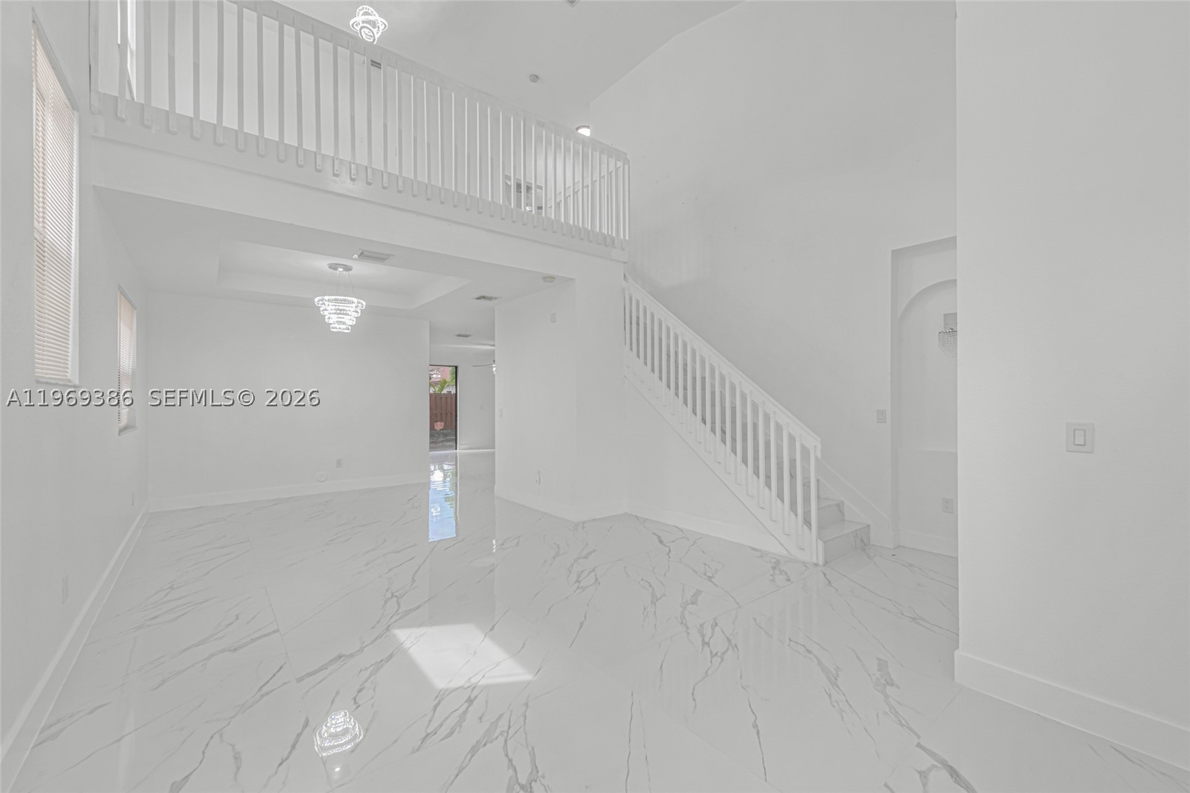 642 Se 37th Pl Property Photo 6